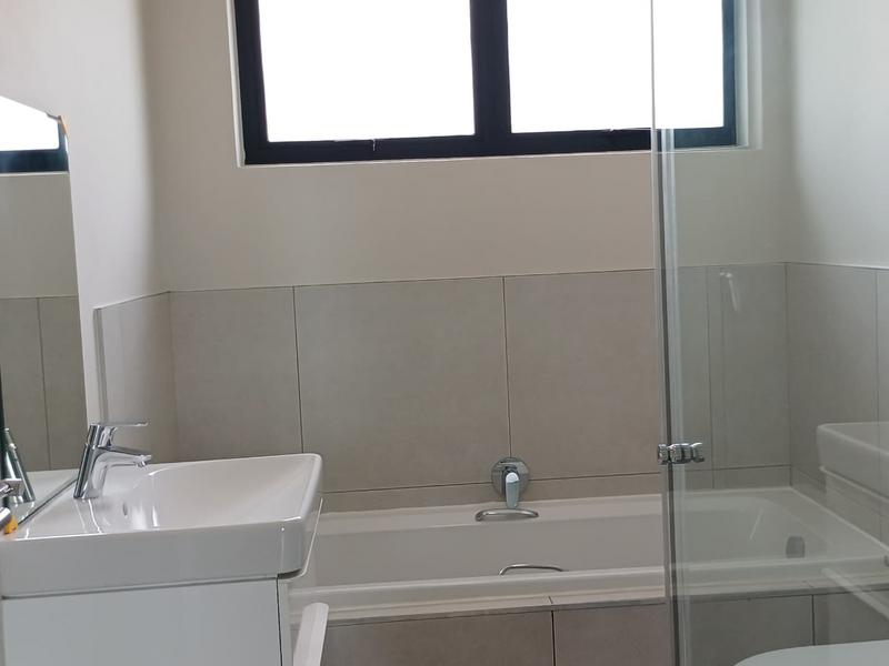 To Let 2 Bedroom Property for Rent in Somerset West Western Cape